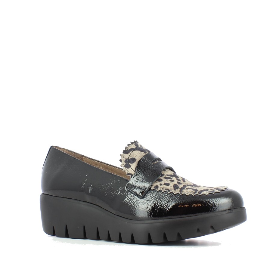 Shoes Wonders | Wonders C-33223 - Snow Leopard/Black Patent